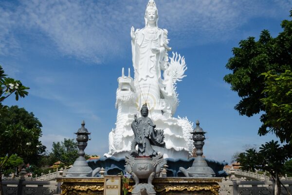 7 Proven Shea Butter Hand Massage Benefits: An Expert Skin Care Guide